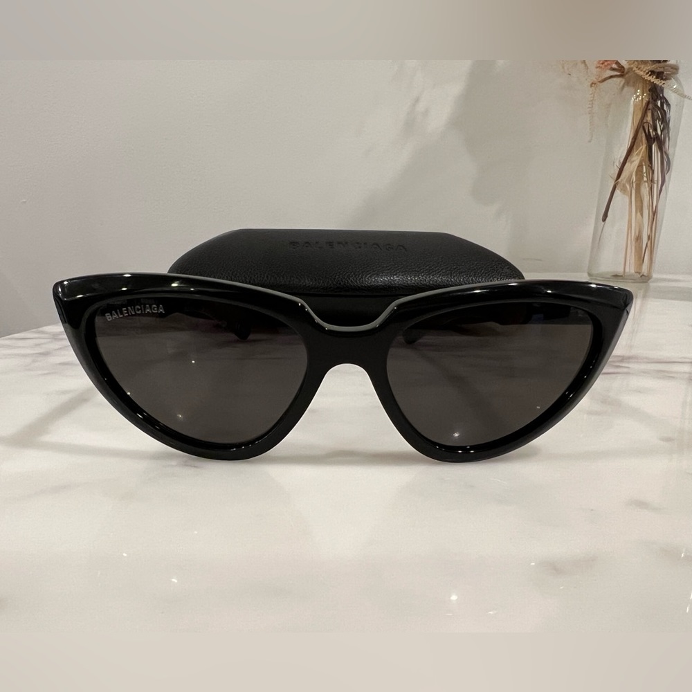 NWOT Balenciaga Cat Eye Sunglasses